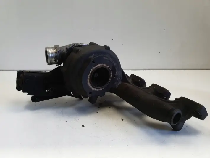 Volvo S40 II V50 2.4 D5 TURBOSPRĘŻARKA turbo 30774670