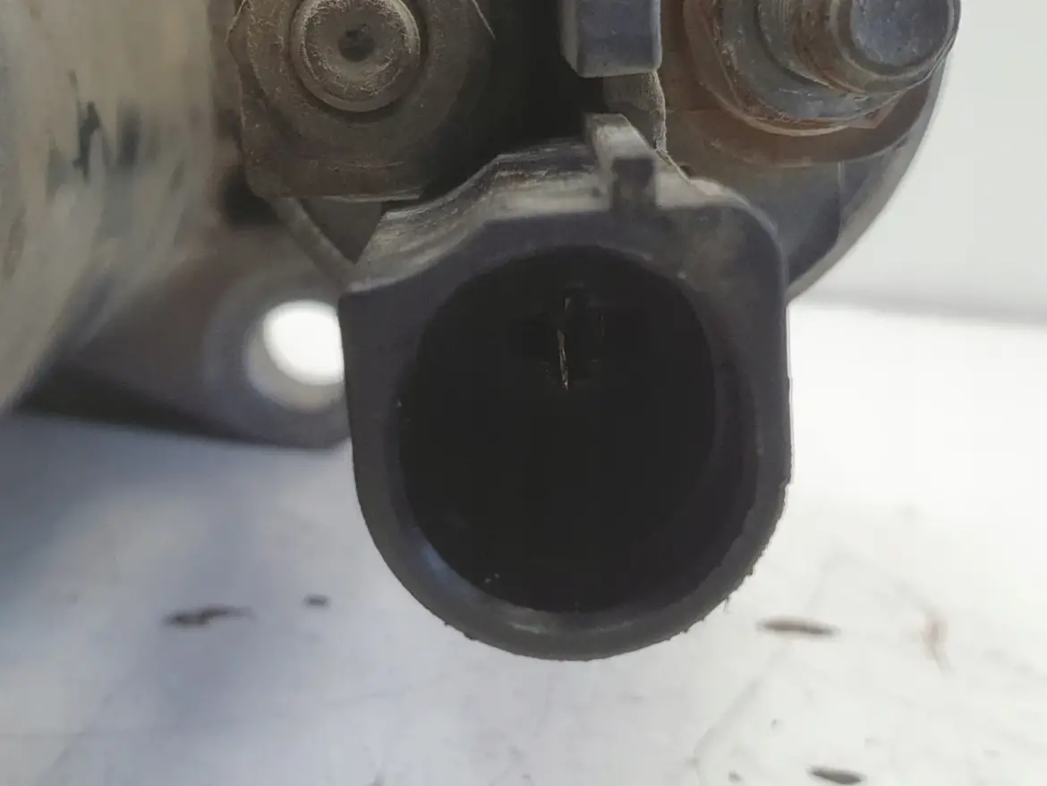 VW Golf V 1.9 TDI 03-09r ROZRUSZNIK bosch BXE BKC 105KM 0001123038