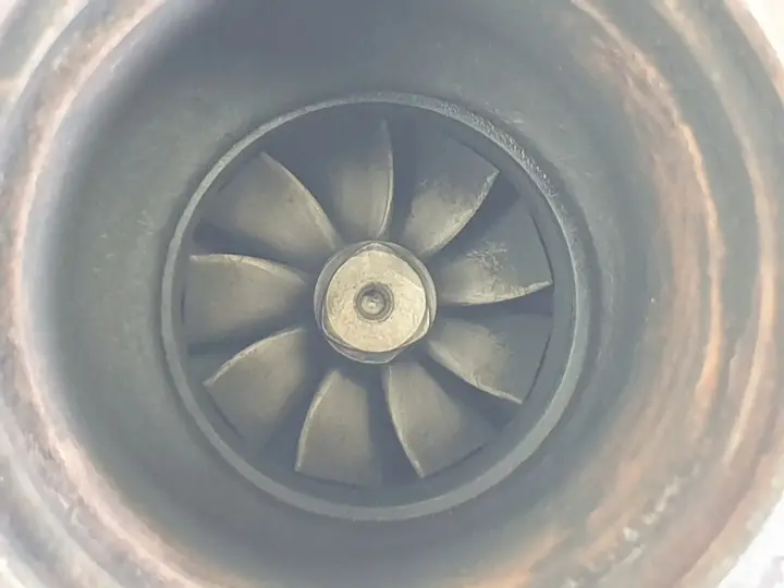 BMW E90 320D 2.0 D TURBOSPRĘŻARKA 7800594C02