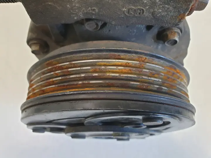 Volvo XC60 2.4 D5 SPRĘŻARKA KLIMATYZACJI 8708581