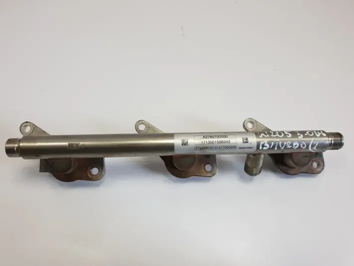 Mercedes W205 3.0 V6 LISTWA WTRYSKOWA A2760781345