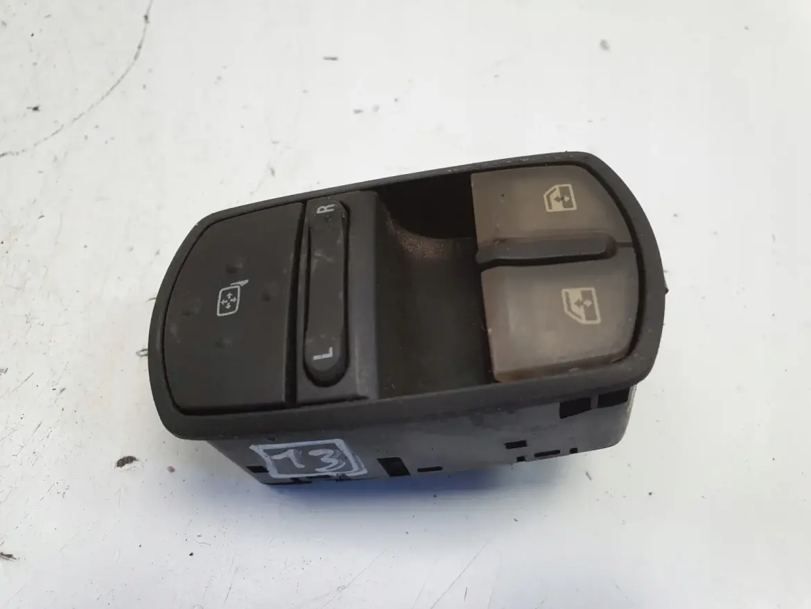 Opel Corsa D PRZEŁĄCZNIK SZYB panel lusterek 13258522AD