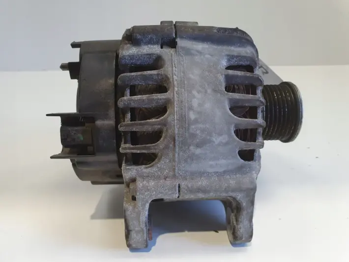 Renault Clio IV 0.9 TCe ALTERNATOR valeo 231007842R