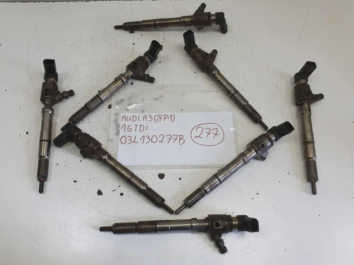 Audi Seat Skoda VW Caddy III 1.6 TDI WTRYSKIWACZ wtrysk 03L130277B