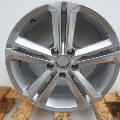 VW Passat B7 ORYGINALNA FELGA ALUMINIOWA KOŁO ALUFELGA 17 R17 3AA601025M