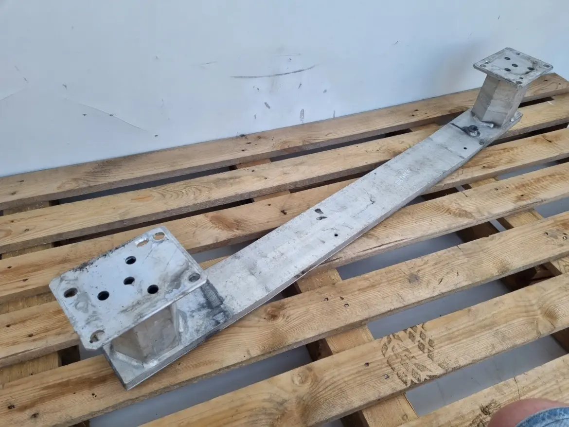 Citroen Berlingo III BELKA PRZEDNIEGO ZDERZAKA Wzmocnienie przód 9681145780