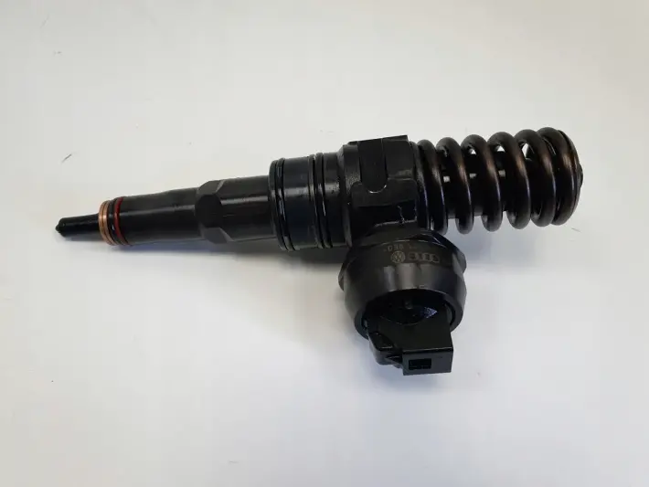 VW Audi Skoda 1.9 TDI WTRYSK Wtryskiwacz pompowtryskiwacz 038130073AG 105KM