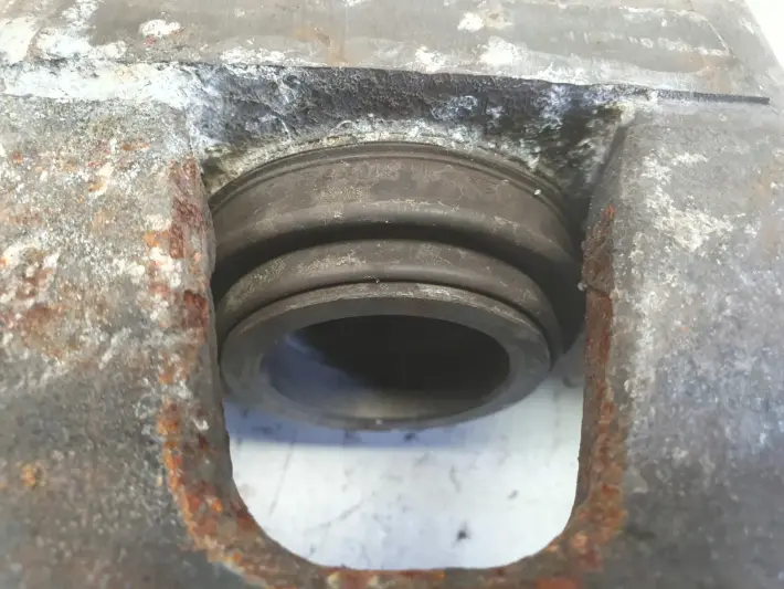 Volvo V40 II PRZEDNI ZACISK HAMULCOWY lewy przód KIEROWCY L.P 975