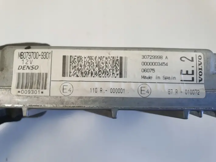 Volvo V70 II 2.4 I KOMPUTER SILNIKA sterownik 079700-9301 30729998A