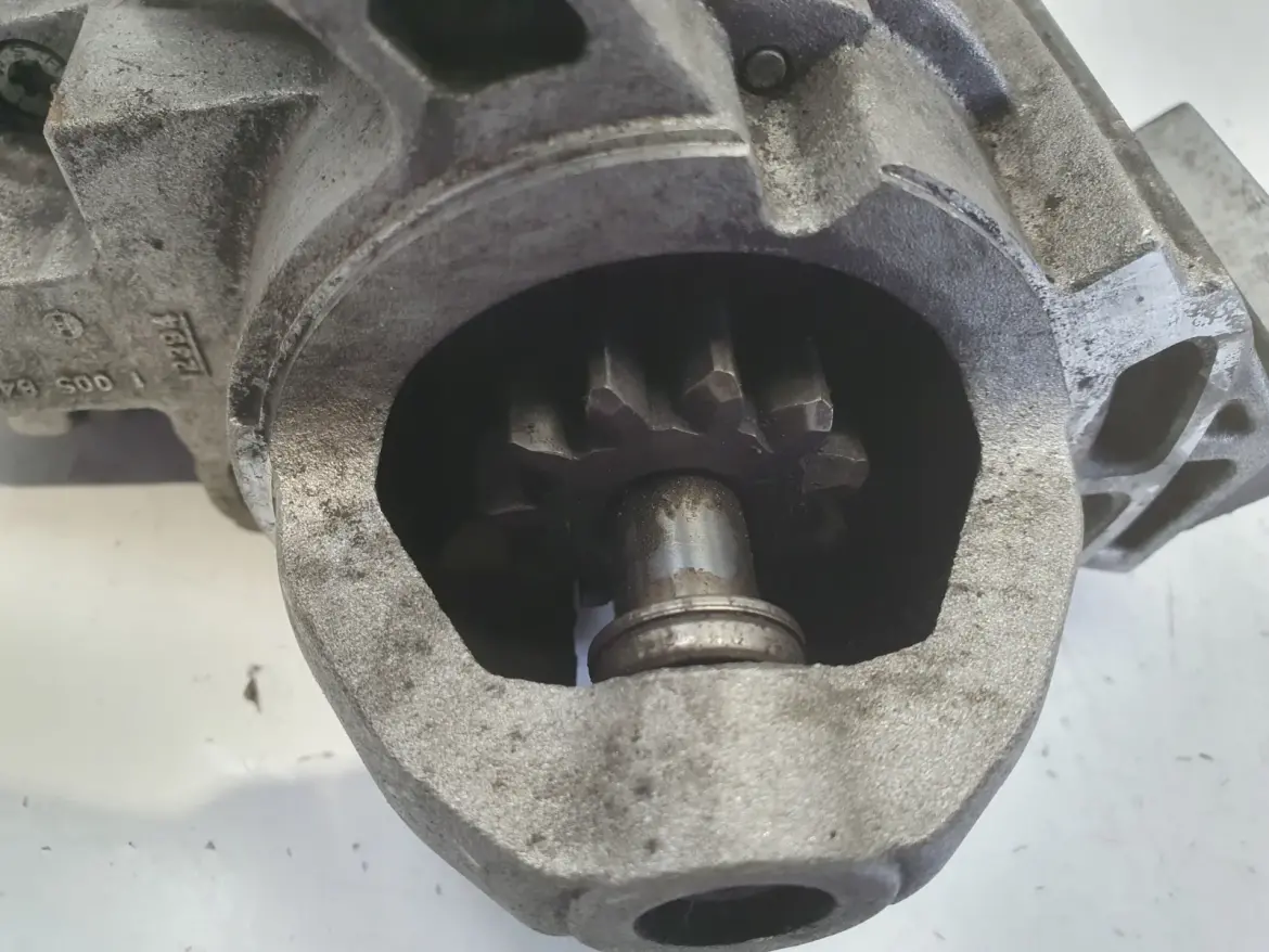 BMW E90 2.0 D N47 ROZRUSZNIK bosch 0001148010