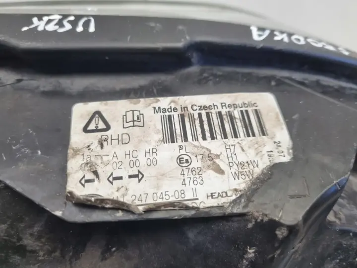 Ford Fiesta MK7 08-17r PRZEDNIA LAMPA PRAWA PRAWY PRZÓD