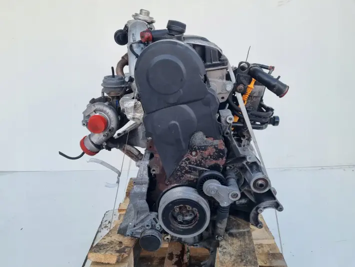 SILNIK KOMPLET Audi A4 B6 1.9 TDI 130KM pali AWX