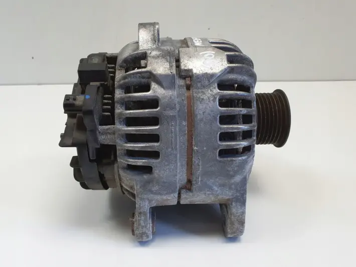 Renault Megane III 1.9 dCi ALTERNATOR 0124525151 150A bosch 8200660041