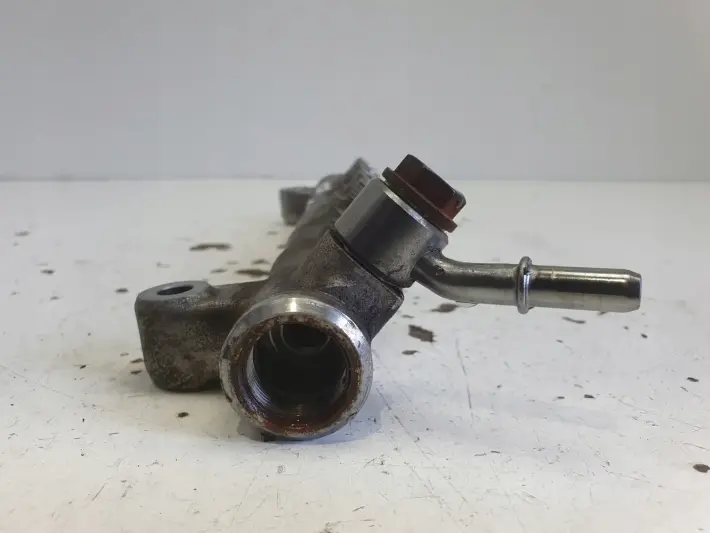 Volvo V70 III XC70 II lift 2.0D D4 LISTWA WTRYSKOWA 31303612