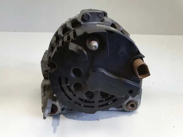 VW Golf IV 1.6 8V ALTERNATOR valeo 030903023J