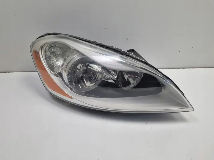 Volvo XC60 08-17r PRZEDNIA LAMPA PRAWA PRAWY PRZÓD 30763148