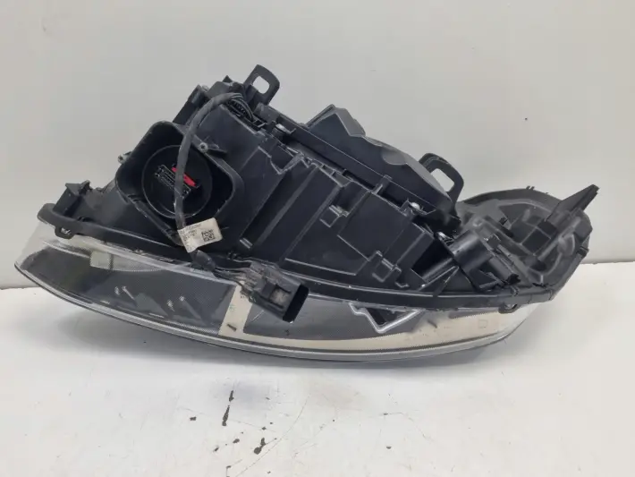 Volvo XC60 13-17r LIFT PRZEDNIA LAMPA PRAWA PRAWY PRZÓD LED europa 31420250