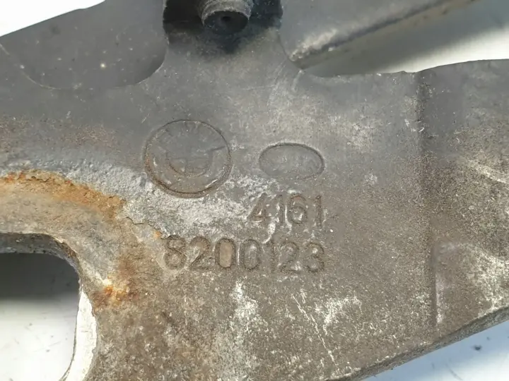 BMW E46 ZAWIAS MASKI Lewy przód 8200123