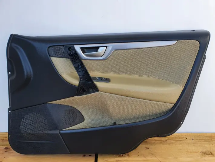 Volvo S60 PRZEDNI BOCZEK DRZWI PRAWY PRZÓD europa