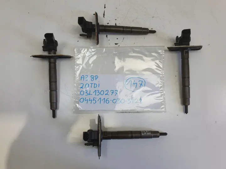 Audi A3 8P 2.0 TDI WTRYSKIWACZ wtrysk 0445116030 03L130277