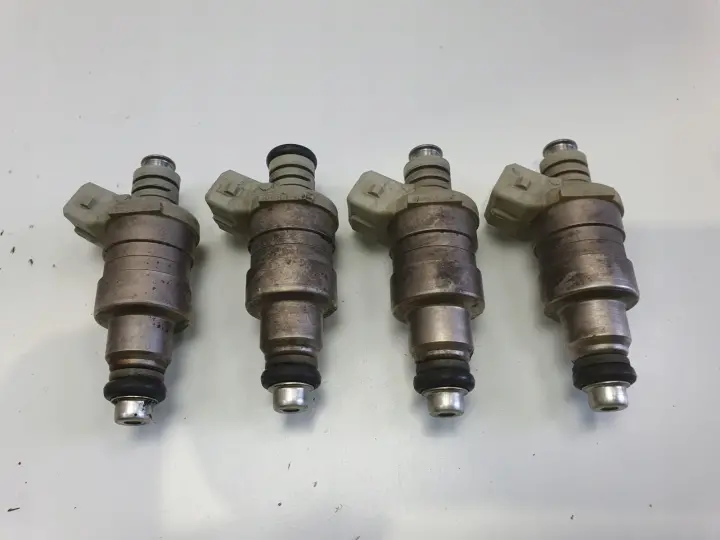 Peugeot 306 1.4 8V WTRYSKIWACZ wtrysk IW155
