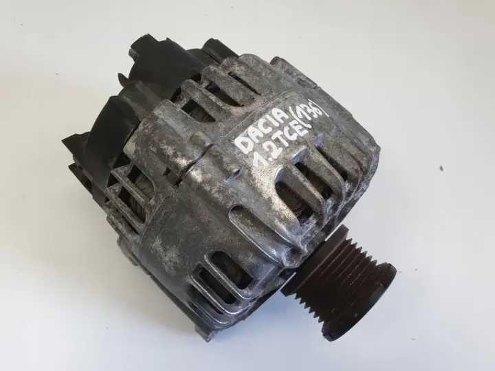 Dacia Duster I 1.2 TCe ALTERNATOR 231000091R valeo