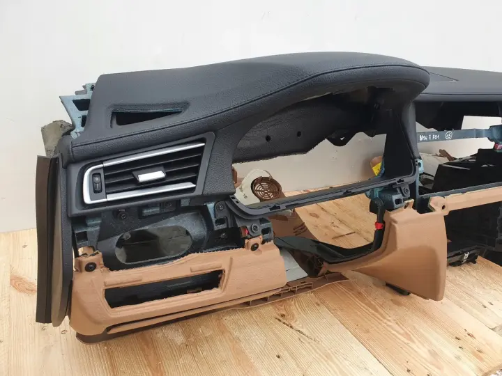 BMW F01 DESKA ROZDZIELCZA KONSOLA SKÓRA SKÓRZANA