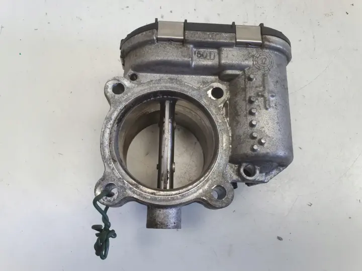 Volvo S40 II V50 2.4 D5 PRZEPUSTNICA 31216665 0280750520