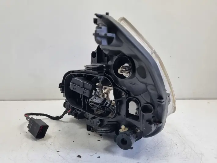 Volvo S60 II V60 10-13r PRZEDNIA LAMPA PRAWA PRAWY PRZÓD europa 31299995