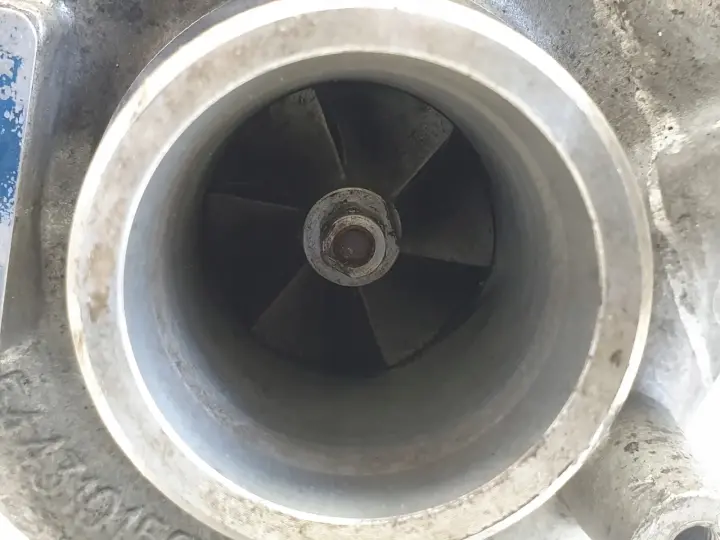 VW Golf V 1.9 TDI TURBOSPRĘŻARKA turbo 038253014g