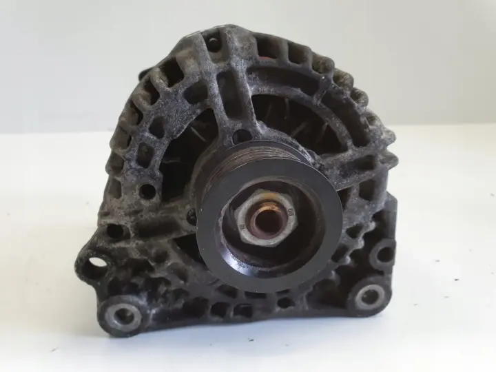 Audi A3 II 8P 1.6 FSI ALTERNATOR 03C903023D 110A bosch