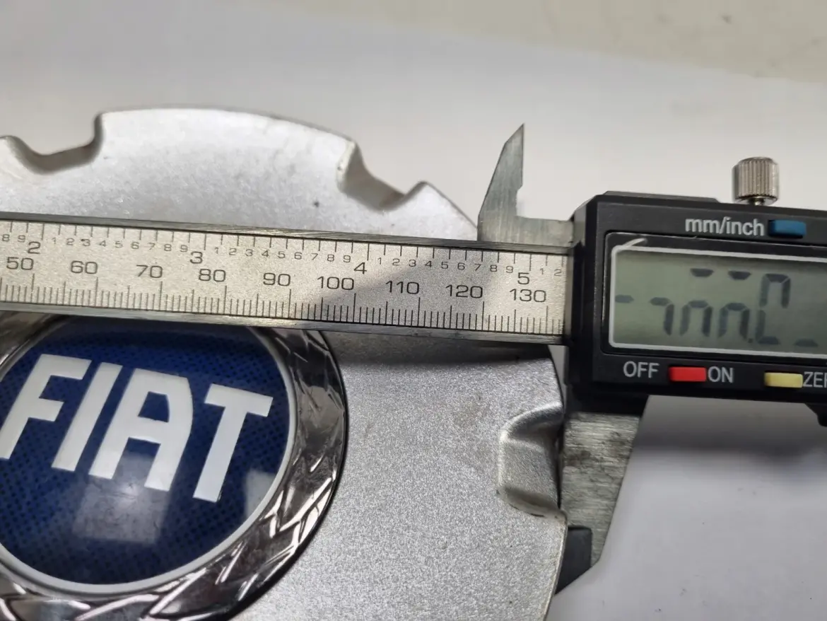Fiat DEKIELEK FELGI Kapsel kołpak 51732047 133mm