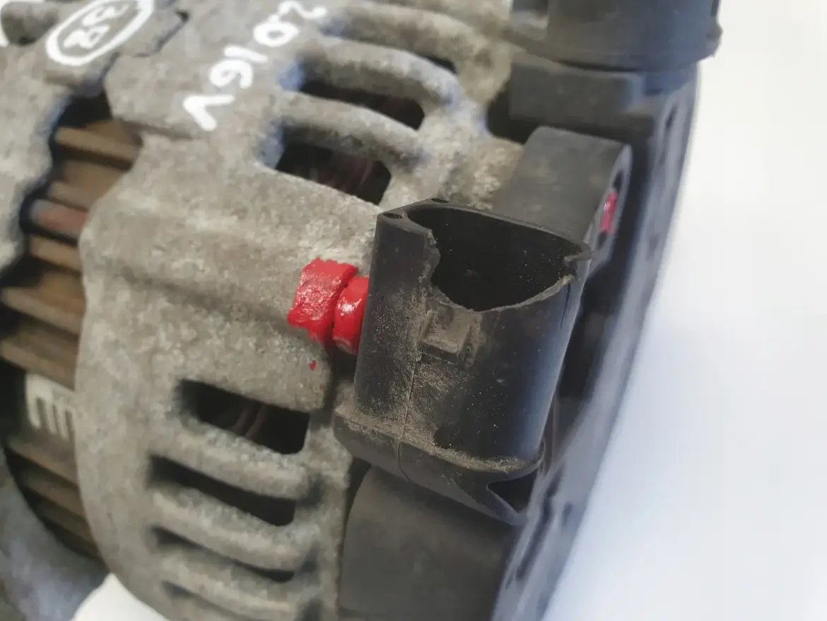 Volvo V70 III S80 II 2.0 16V ALTERNATOR 0121615006