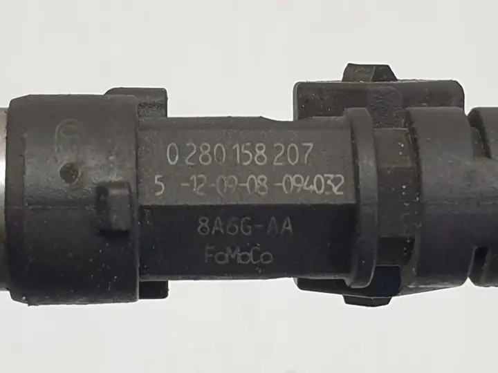 Opel Meriva B 1.4 T turbo WTRYSKIWACZ 028158207
