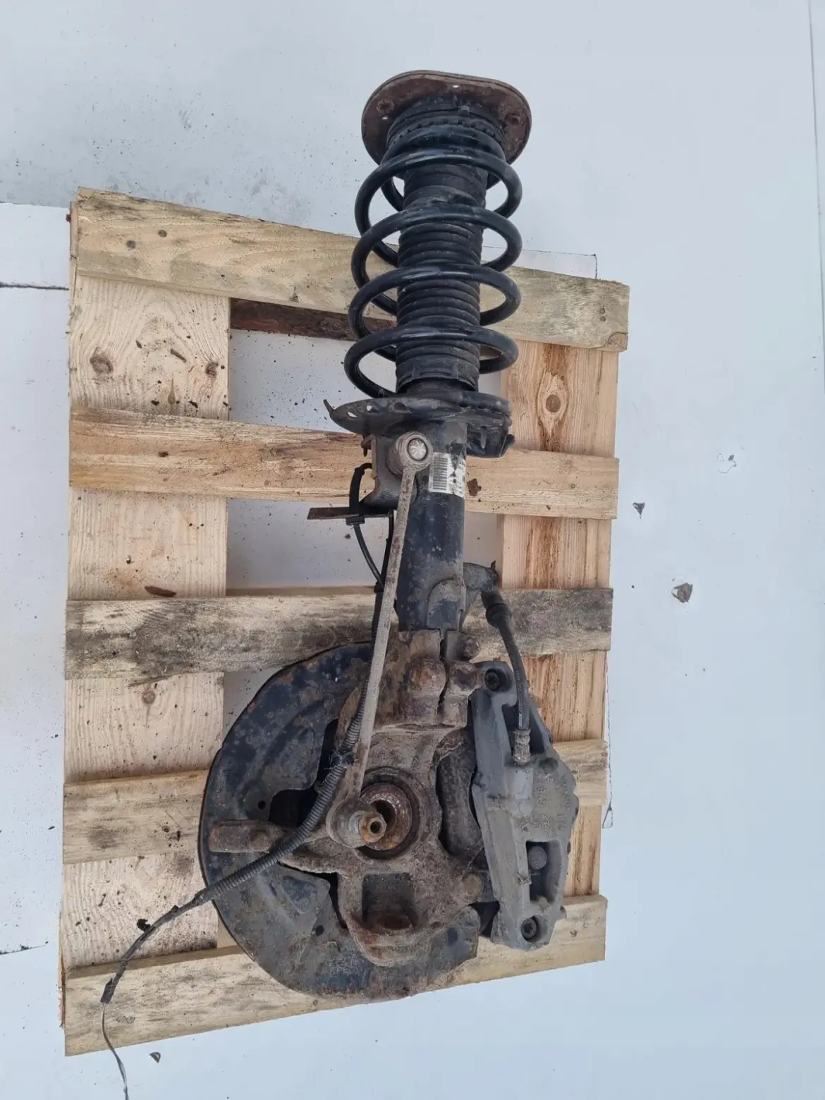 Volvo V70 III 2.4 D5 PRZEDNI AMORTYZATOR lewy przód Zwrotnica piasta 316mm