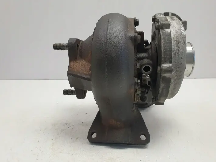 Volvo S60 V70 2.4 D5 TURBOSPRĘŻARKA turbo 8653122