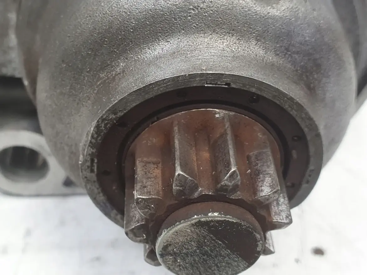 VW New Beetle 1.6 8V ROZRUSZNIK 0001121026 bosch
