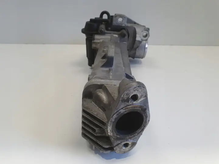 Volvo S80 II V70 III 2.4 D5 CHŁODNICA SPALIN ZAWÓR EGR 30774531
