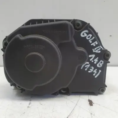 VW Golf IV 1.4 16V PRZEPUSTNICA 030133064F