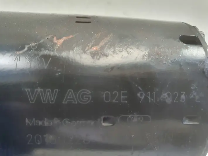 VW Golf V 1.9 TDI ROZRUSZNIK bosch 02E911023L