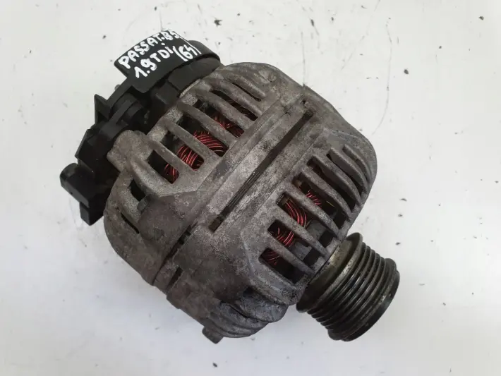 Audi A3 II 8P 1.9 TDI ALTERNATOR BOSCH