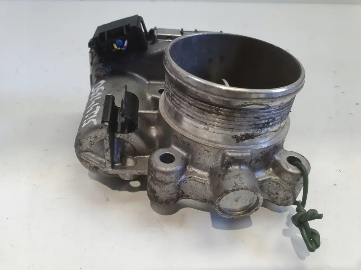 Volvo S40 II V50 2.4 D5 PRZEPUSTNICA 31216665 0280750520