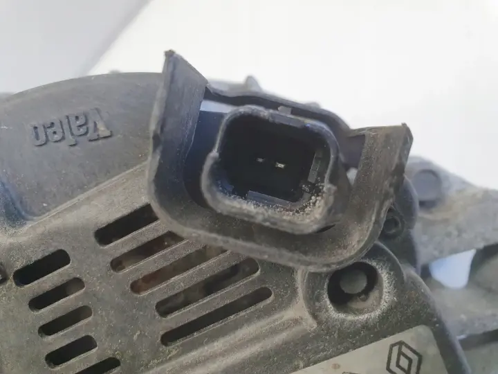 Dacia Duster I 1.2 TCe ALTERNATOR 231000091R valeo