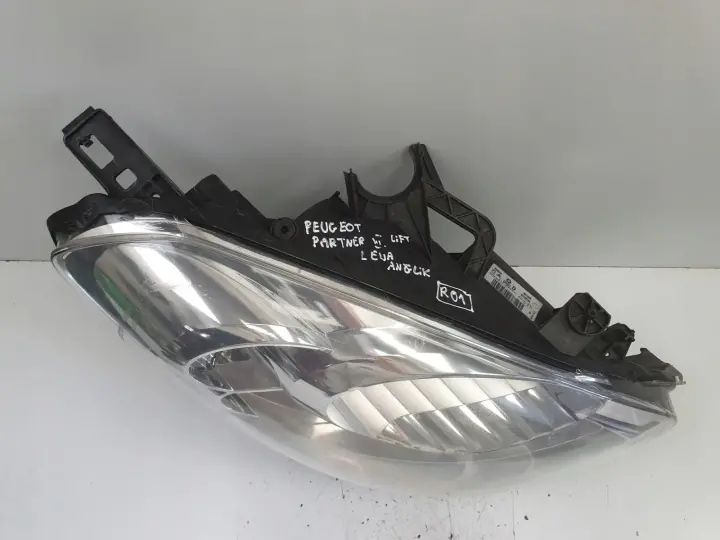 Peugeot Partner III lift PRZEDNIA LAMPA PRAWA prawy przód anglik 9677202180