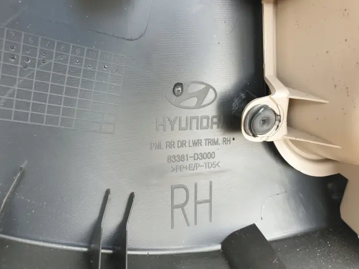 Hyundai Tucson III TYLNY BOCZEK DRZWI PRAWY TYŁ