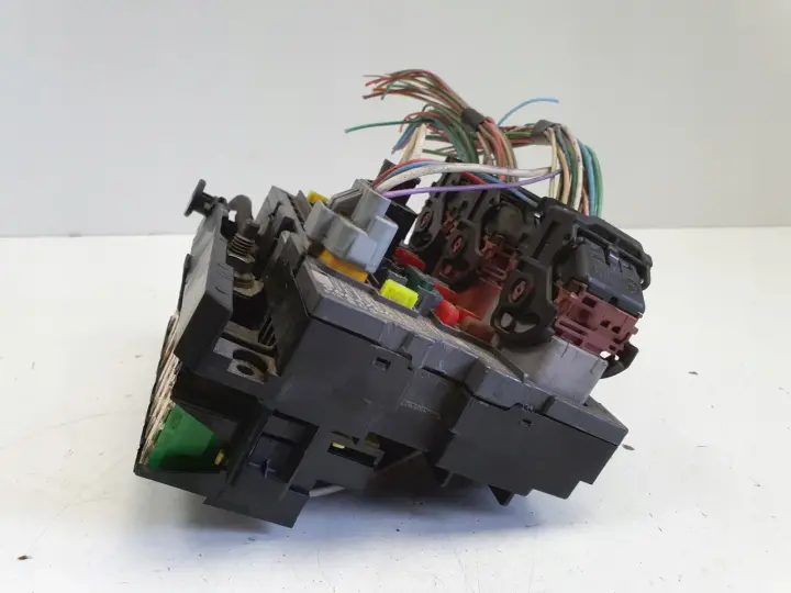 Citroen Berlingo III SKRZYNKA BEZPIECZNIKÓW Moduł BSM 9664706280