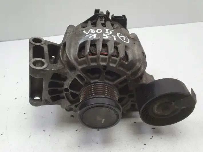 Volvo S60 II V60 1.6 T3 ALTERNATOR valeo 31285436 180A