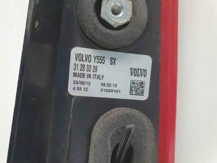 Volvo V40 II 12-16r TYLNIA TYLNA LAMPA LEWA lewy tył EUROPA 31283339