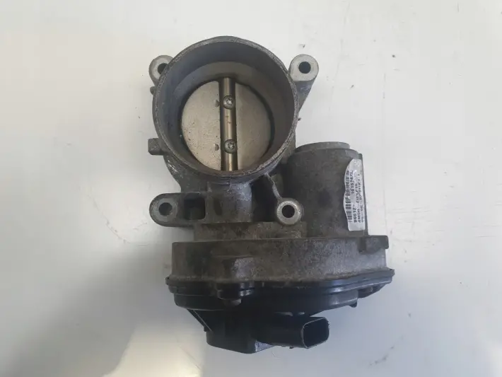 Ford Focus MK2 II 1.8 16V PRZEPUSTNICA 4M5G-ED
