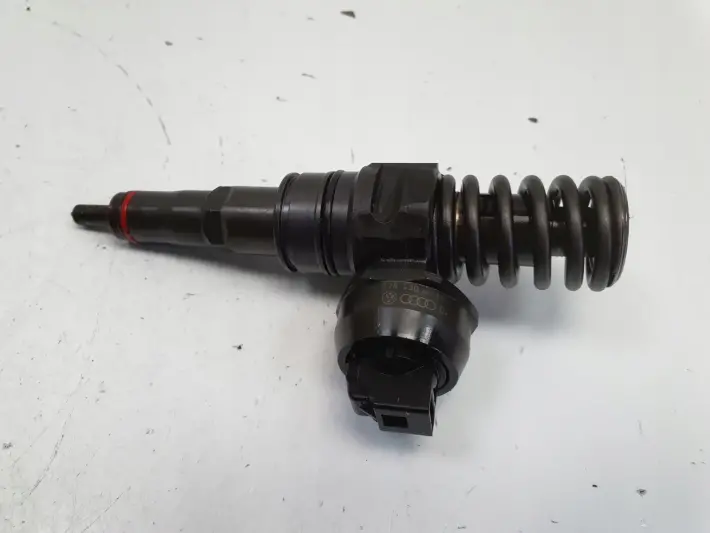 VW Caddy III 2.0 SDI POMPOWTRYSKIWACZ wtrysk 038130073AP